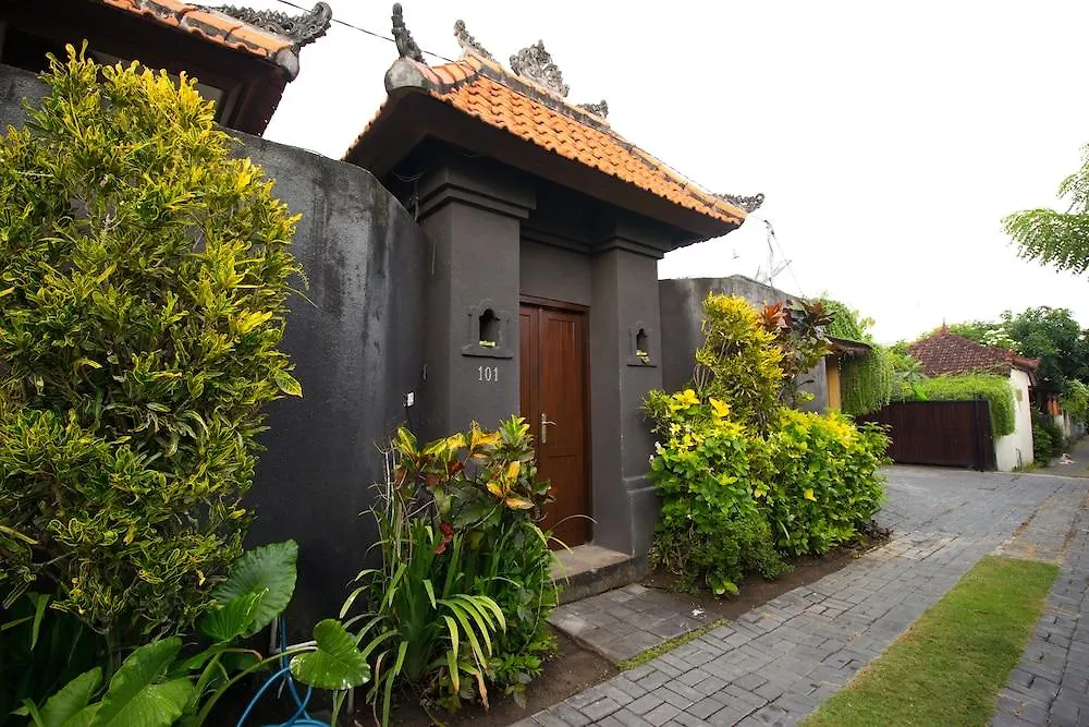 Transera Kirana Villas Seminyak  Seminyak (Bali)